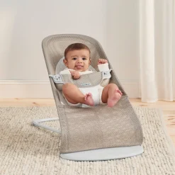 BabyBjörn Balance Soft Skråstol Mesh, Gråbeige/Hvid