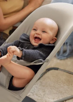 BabyBjörn Balance Soft Skråstol Tri-Fabric, Sandgrå