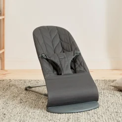 BabyBjörn Bliss Skråstol Woven Bladmønstret Quilt, Antracitgrå