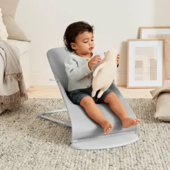 BabyBjörn Bliss Skråstol Woven Bladmønstret Quilt, Lysegrå