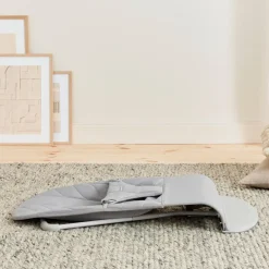 BabyBjörn Bliss Skråstol Woven Bladmønstret Quilt, Lysegrå