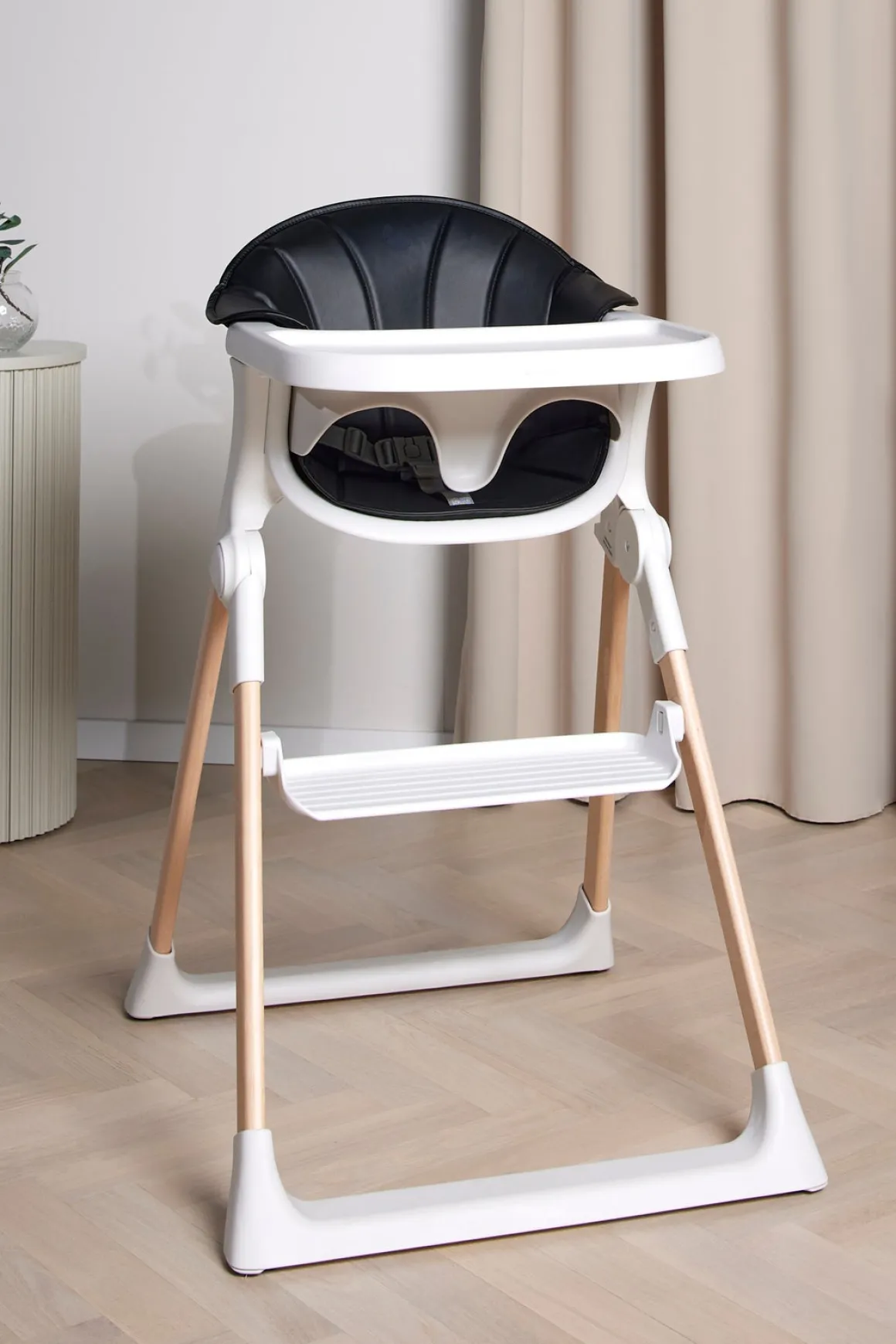Beemoo CARE Harmony Højstol inkl. Hynde, White/Wood/Black