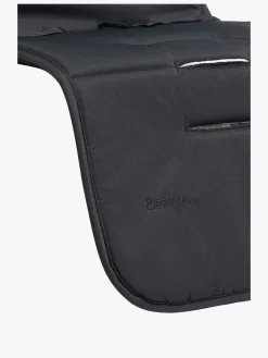 Beemoo Hynde, All Black