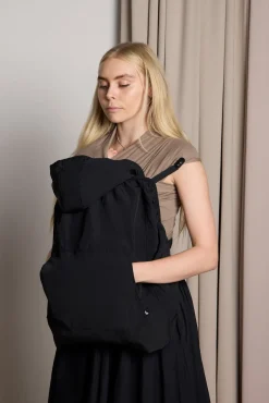 Beemoo CARE Carry Comfort 4-in-1 Bæresele & Hoftesæde inkl. Regnslag, Black