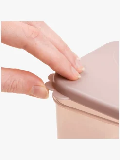 Done By Deer Madkasser Elphee, Powder