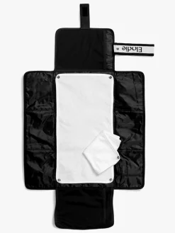 Elodie  Bærbar Puslepude, Black