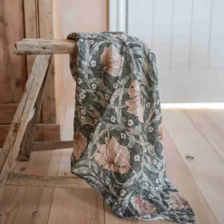 Elodie Tæppe/ Stofble i Musselin 80x80 Cm x William Morris, Pimpernel