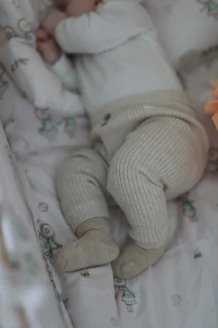 Elsa Beskow Blomsterfesten Sengesæt 100 x 130 Tremmeseng, Sandfarvet