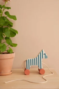 Kids Concept Trækdyr Hest Stribet Carl Larsson