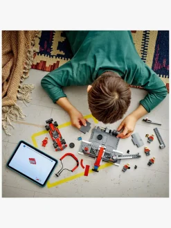 LEGO City 60443 F1-pitstop og pitcrew med Ferrari-bil