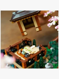 LEGO Icons 10315 Fredfyldt have