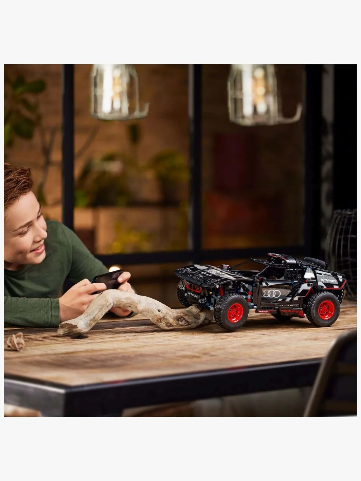 LEGO Technic 42160 Audi RS Q e-tron