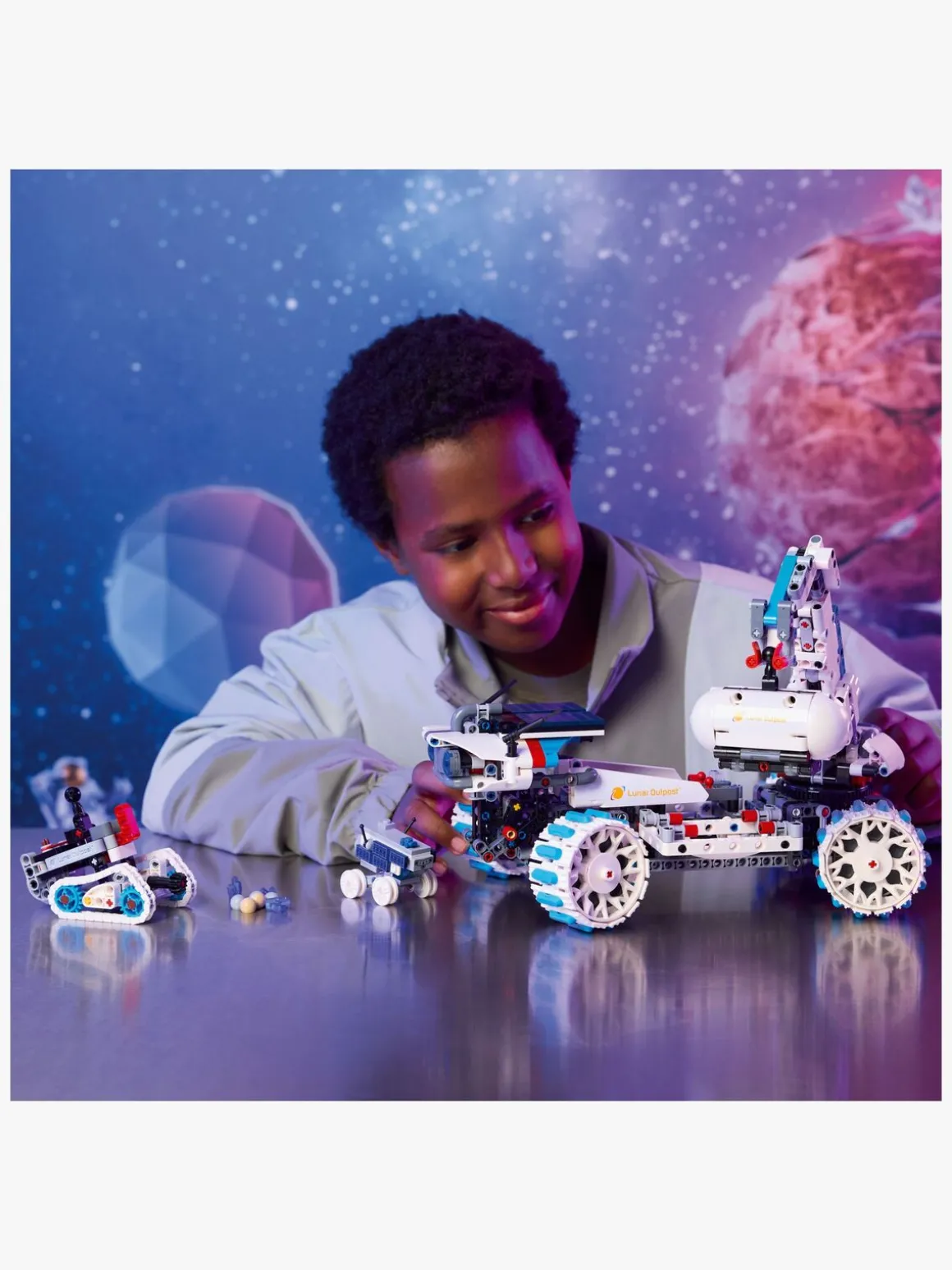 LEGO Technic 42211 Lunar Outpost månerover-rumfartøj