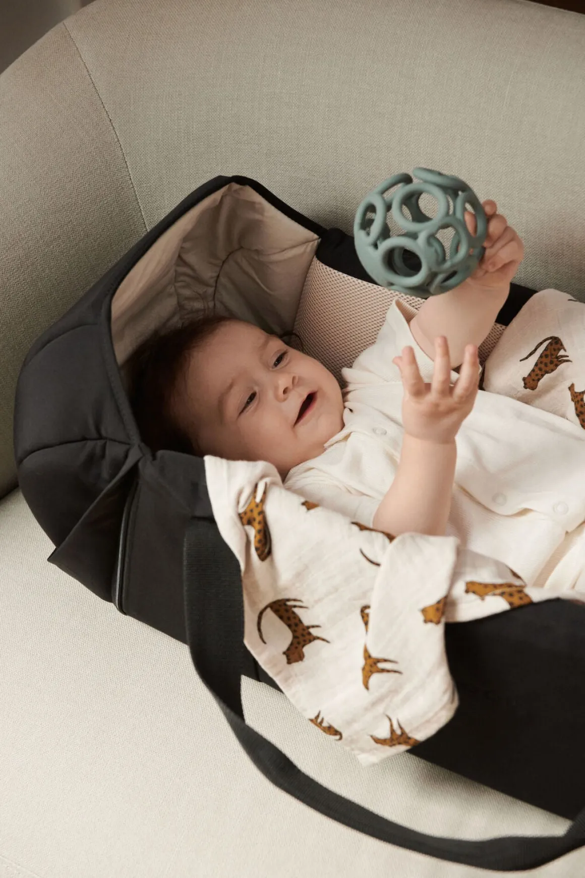 LIEWOOD Amber Babylift, Black