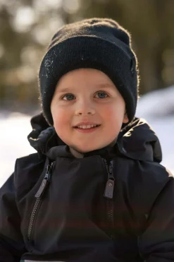 Lindberg Dallas Hue, Sort