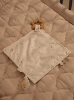 Little Dutch Baby Nusseklud med Bidering