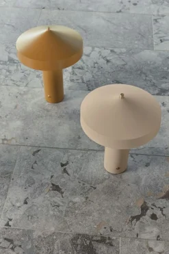 OYOY Hatto Bordlampe, Saffron